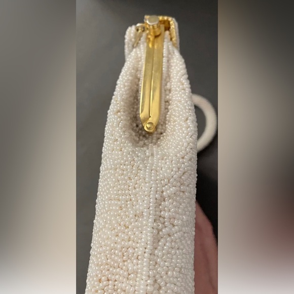 Ivory Beaded PetitPoint Roses Envelope Clutch Purse w/ 5” Drop Handle 9x7x1.5 - Picture 5 of 8